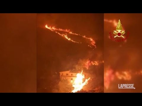 Palermo brucia: le immagini di interi territori devastati dagli incendi