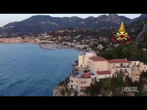 Ventimiglia, albero rischia di cadere sulla ferrovia