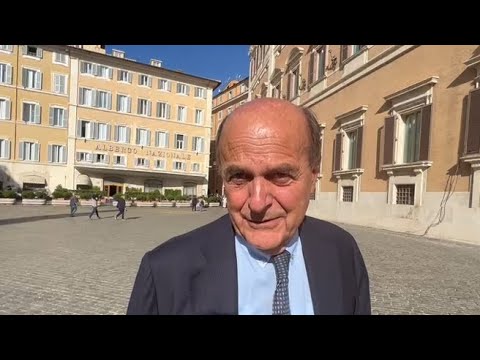 Bersani ricorda Napolitano: «Aveva l’idea di mettere la sinistra su un terreno solido. Rapporti…