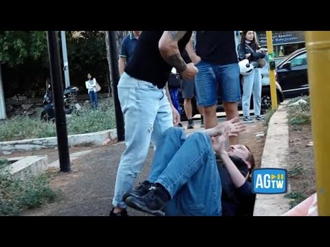 Ultima Generazione blocca il traffico a Roma, un automobilista esasperato urla e strattona…