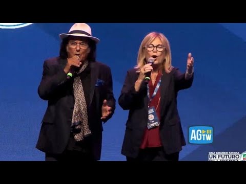 Al Bano e Rita Dalla Chiesa cantano «Felicità» alla manifestazione di Forza Italia