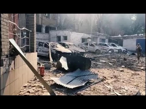 Attacco russo a Kryvyi Rih, colpito un edificio della polizia: un morto e 25 feriti