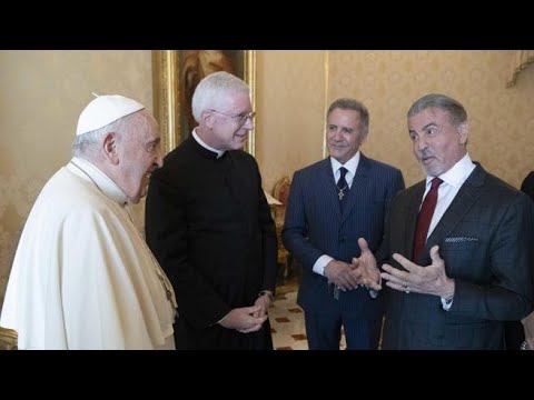 Papa Francesco riceve Sylvester Stallone. «Siamo cresciuti con i vostri film». E lui al…