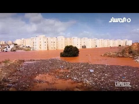 Libia devastata dall’uragano Daniel: la città di Marj coperta dal fango
