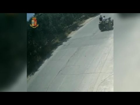 11 enne cade dal trattore ad Andria, il padre incolpa un’auto pirata ma è tutto falso: il video…