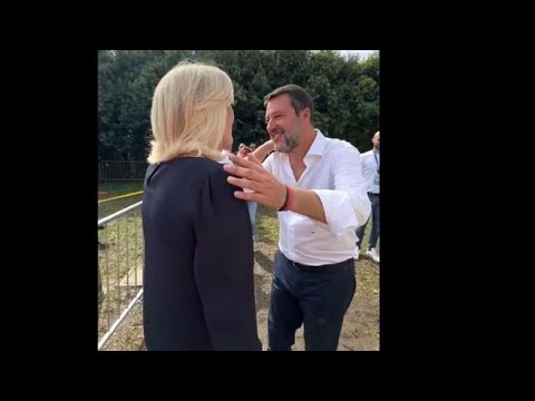 Pontida, Salvini accoglie Le Pen