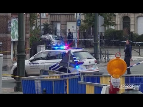 Morto l’attentatore di Bruxelles, le immagini dal luogo dello scontro a fuoco con la polizia