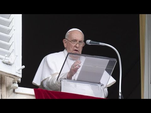 Papa Francesco all’Angelus: «Cessate il fuoco a Gaza, fermatevi. La guerra è sempre una…