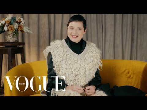 Isabella Rossellini rivela cosa custodisce nella sua borsa | Vogue Italia