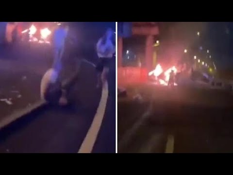 «Dove sono i pompieri? Ci sono 50 persone che stanno morendo», le urla disperate di un uomo…