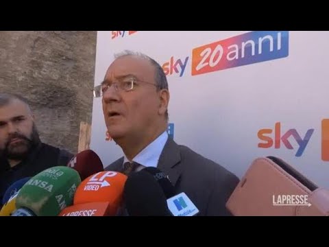 Scontri Torino, Valditara: «No a contestazione violenta, servono modalità più democratiche»