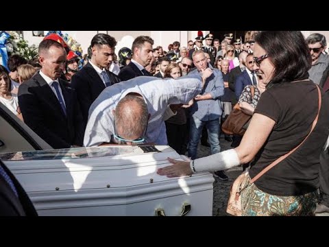 Incidente frecce, commozione ai funerali della piccola Laura
