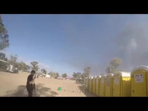 Israele, i terroristi attaccano il festival rave e sparano sui bagni pensando che vi siano…