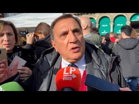 Fedez se ne va quando parla Romano La Russa, l’assessore: «Piccolo uomo»