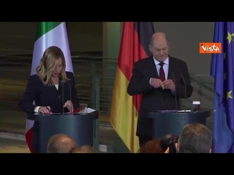 Meloni a Berlino: “Con Scholz parliamo in modo chiaro, è una persona molto affidabile”