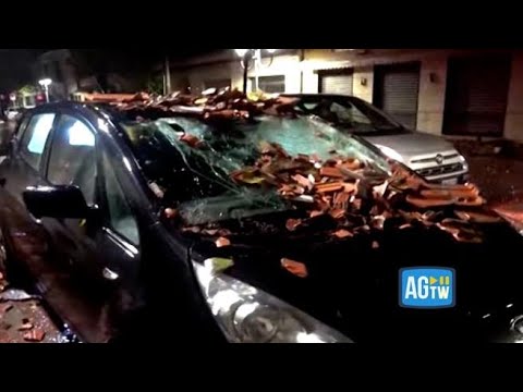 Tromba d’aria in Versilia nella notte: tetti scoperchiati e macchine danneggiate