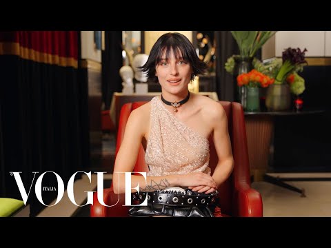 Alice Pagani rivela cosa custodisce nella sua Gothic Belt Bag | Vogue Italia