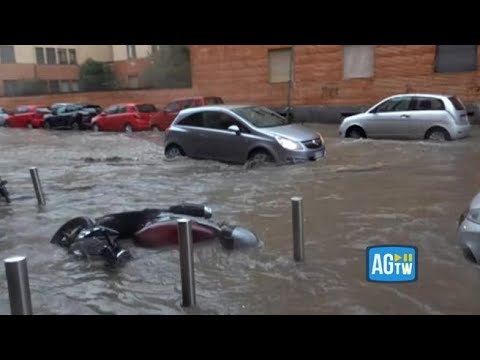 Maltempo a Milano, allagamenti per l’esondazione del Seveso: strade bloccate