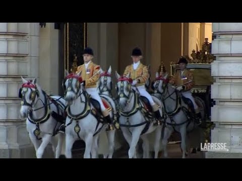 Regno Unito, Re Carlo arriva a Westminster per il primo King’s speech