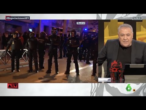 L’attentato in Spagna, il collegamento della tv sul luogo dell’attentato all’ex leader di Vox…