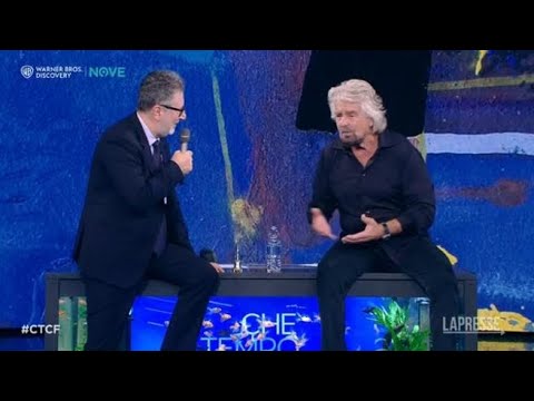 Grillo: «Conte perfetto per la politica. Quando parlava non si capiva»