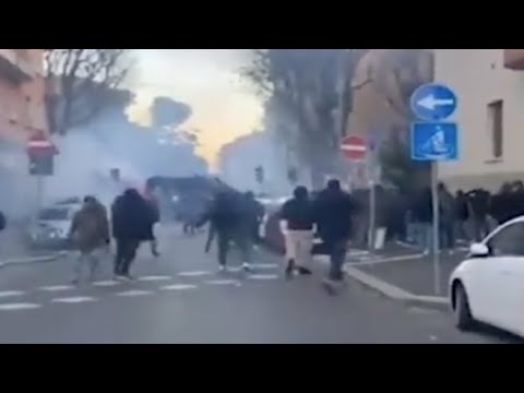 Bologna-Roma, tre poliziotti contusi negli scontri tra ultrà