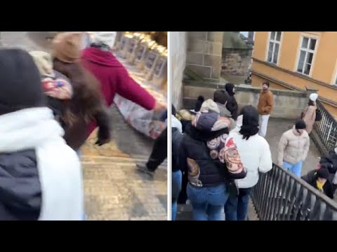 Il video degli studenti in fuga dalla sparatoria nell’università di Praga