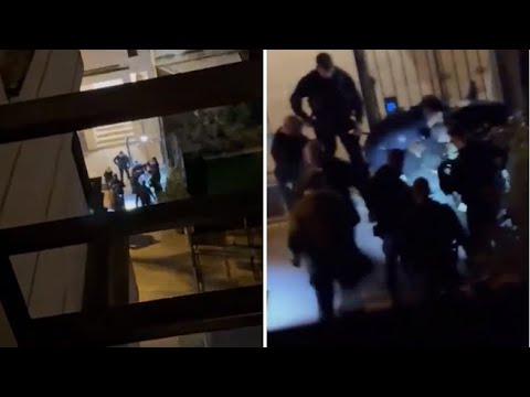 Parigi, il video dell’arresto dell’uomo che ha ucciso un passante a coltellate al grido di…