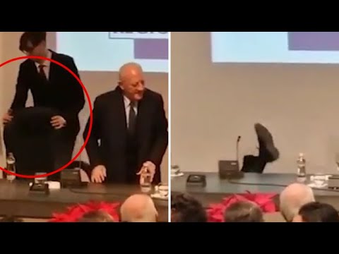 Brindisi di Natale in Regione Campania: spostano la sedia e De Luca cade a terra