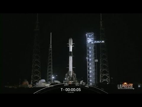 Spazio, razzo SpaceX trasporta in orbita 23 satelliti
