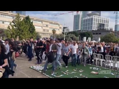 Israele, sirene d’allarme a Tel Aviv: paura tra le persone in strada