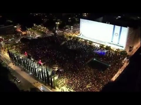 Migliaia di manifestanti in piazza a Tel Aviv contro il governo Netanyahu