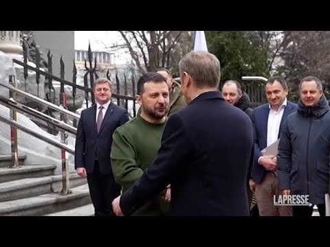 Ucraina, Zelensky accoglie Tusk a Kiev