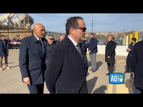 L’arrivo della Nazionale alla camera ardente di Gigi Riva: ci sono Spalletti, Buffon e Cannavaro