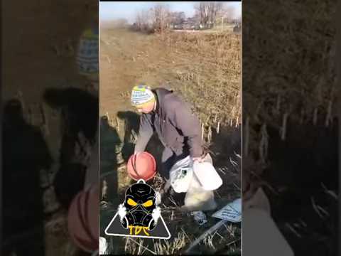 Verona, uomo butta la spazzatura in campagna: viene beccato e obbligato a raccoglierla #shorts #news