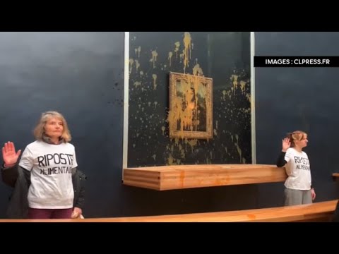 Due attiviste per il clima lanciano zuppa contro La Gioconda al Louvre