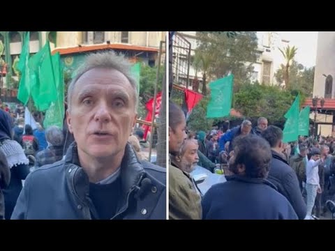 Nel cuore di Beirut il funerale di Al-Arouri: in una zona piccola e piena di bandiere di Hamas