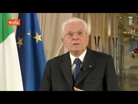 Mattarella: «La democrazia si esercita con il voto, non stando sui social»