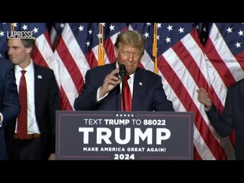Trump dopo la vittoria alle primarie: «Grazie Iowa, vi amo»