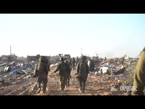 Gaza, le immagini delle truppe israeliane che operano nella Striscia