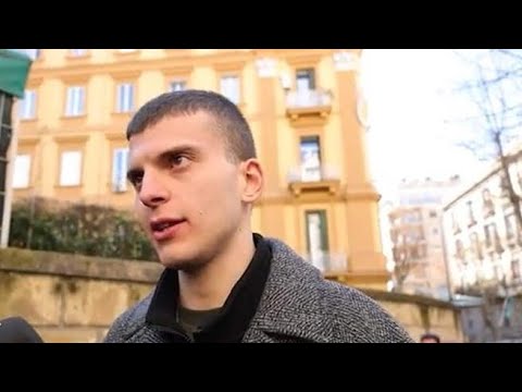 Uno dei ragazzi finiti nella voragine del vomero a Napoli: «Salvi per miracolo»