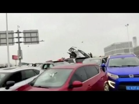 Cina, il ghiaccio sulle strade provoca un maxi-tamponamento con oltre 100 veicoli a Suzhou