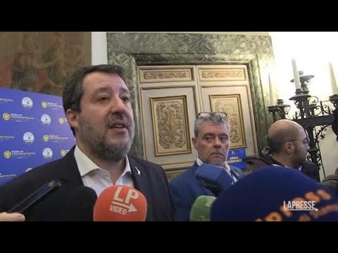 Salvini sulle manganellate di Pisa: «Poliziotti non sono biechi torturatori, Mattarella? Non…