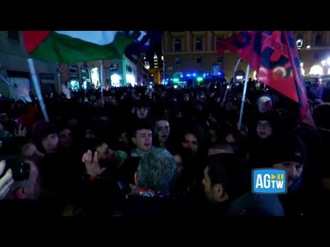 Roma, tensione al Viminale: gli studenti sfondano il cordone e arrivano davanti al ministero