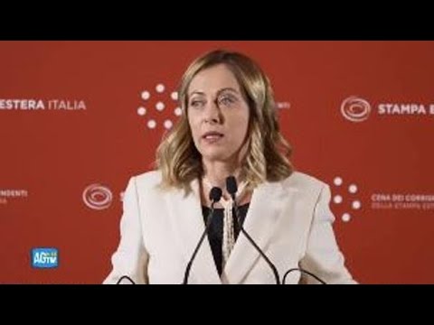 Meloni ironizza sul risultato in Sardegna:«Ho perso e non posso nemmeno affondare il dispiacere…