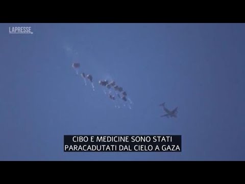 A Gaza paracadutati dal cielo aiuti umanitari: è la prima volta dall’inizio della guerra
