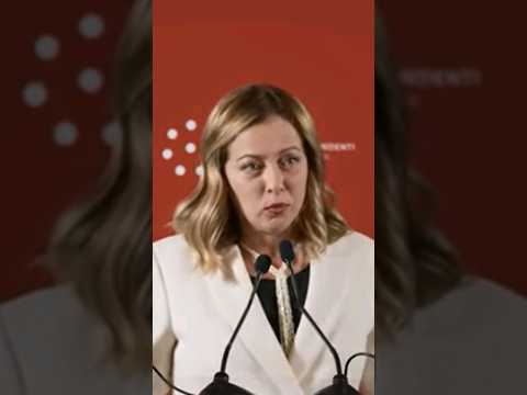 Meloni: «Ho imparato l’inglese con le canzoni di Michael Jackson, volevo fare la cantante» #shorts