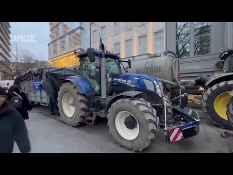 Protesta agricoltori, blocchi in Francia e Belgio