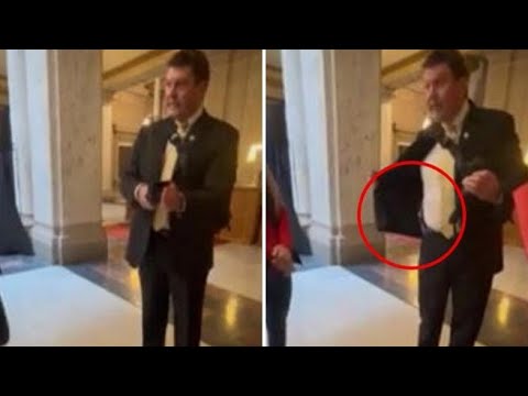 Il deputato dell’Indiana al dibattito sul controllo delle armi: «Io ne porto sempre una con me»