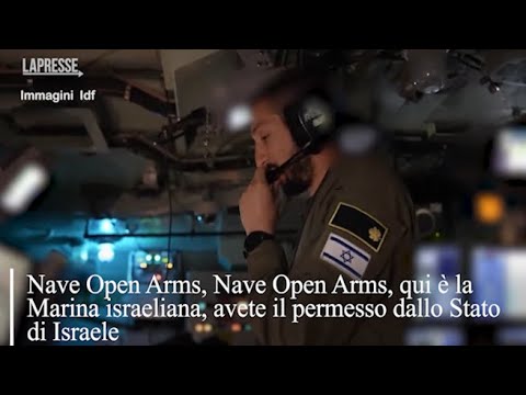 La Marina israeliana dà istruzioni alla Open Arms per consegnare gli aiuti umanitari a Gaza